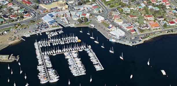 Yachtclub in Port Bellerive in Australia